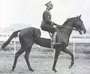 General Władysław Anders, jefe de la Brigada de Caballería “Nowogrodzka”