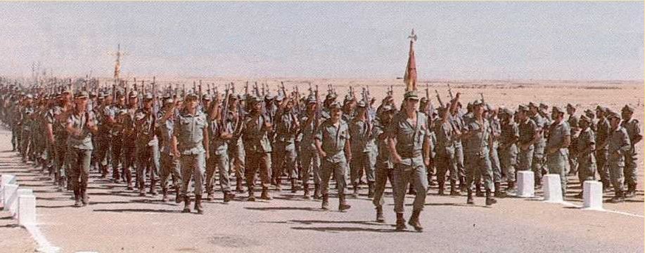 El Ejército español saliendo del Sahara occidental en 1976